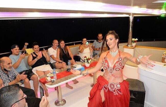 Crucero por la noche en Sharm El Sheikh y entretenimiento con danza del vientre - Foto 2