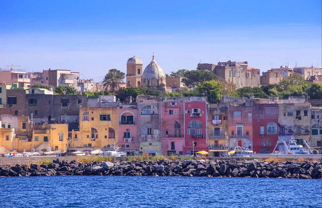 Escursione a Procida + Giro in barca sulla costa di Ischia - Foto 4