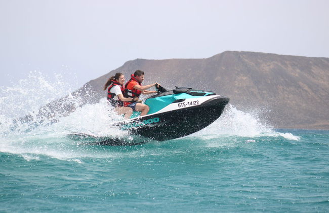 Tour en moto de agua por Corralejo y la isla de Lobos - Foto 3