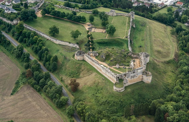 Entrada al castillo de Coucy - Foto 1