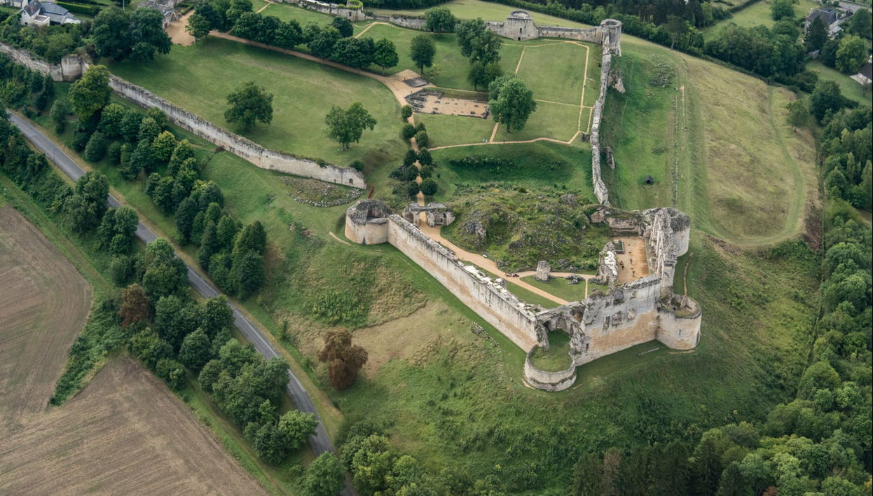 Entrada al castillo de Coucy - Foto 1