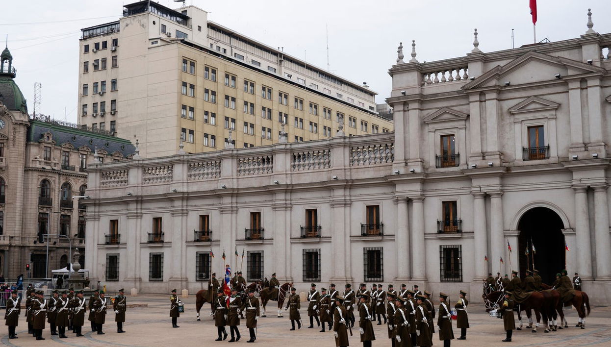 Free tour por Santiago + Troca de Guarda no Palácio de La Moneda - Foto 1