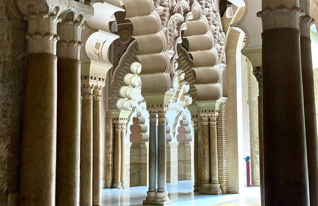 Visita guiada por el palacio de la Aljafería - Foto 6