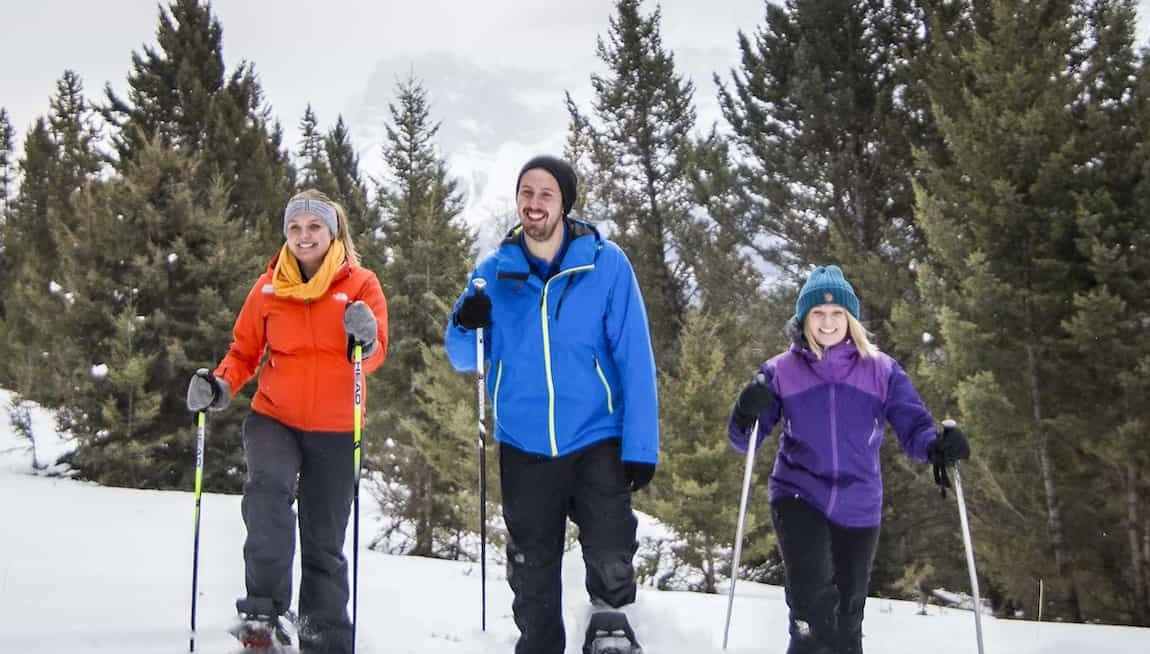 Paseo con raquetas de nieve por Banff