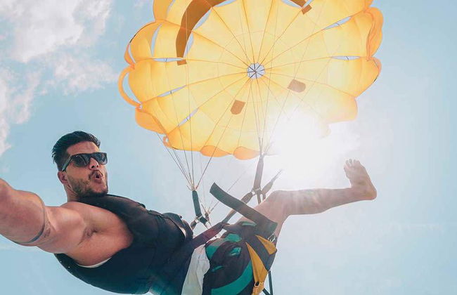 Parasailing - Photo 6