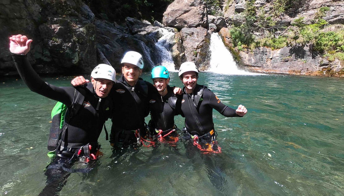 Barranquismo en el Pirineo aragonés - Foto 1