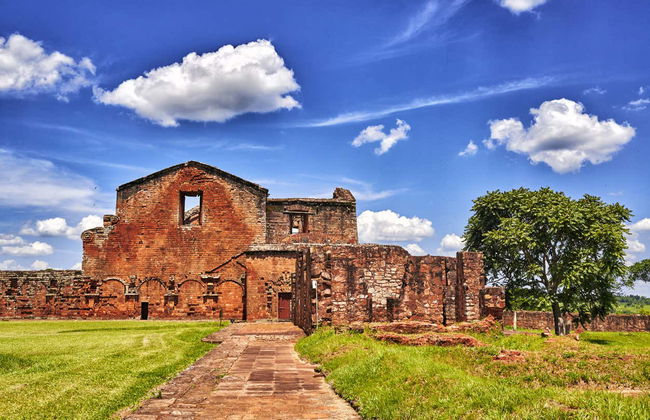Ruinas jesuíticas de La Santísima Trinidad del Paraná y Jesús de Tavarangüé - Foto 1