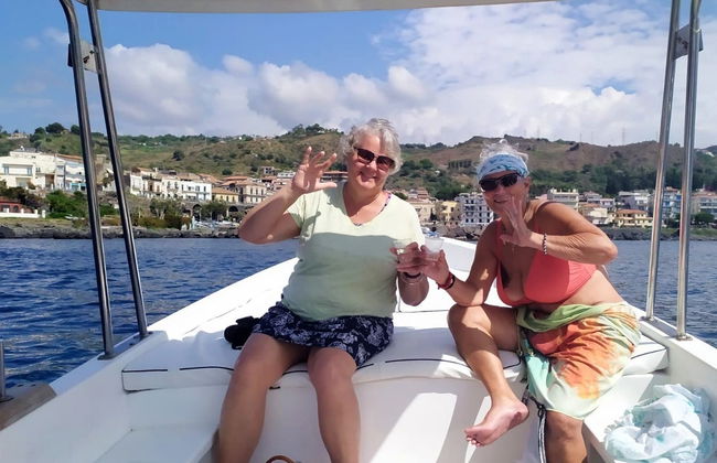 Passeio de barco pelas ilhas dos Ciclopes com almoço - Foto 3