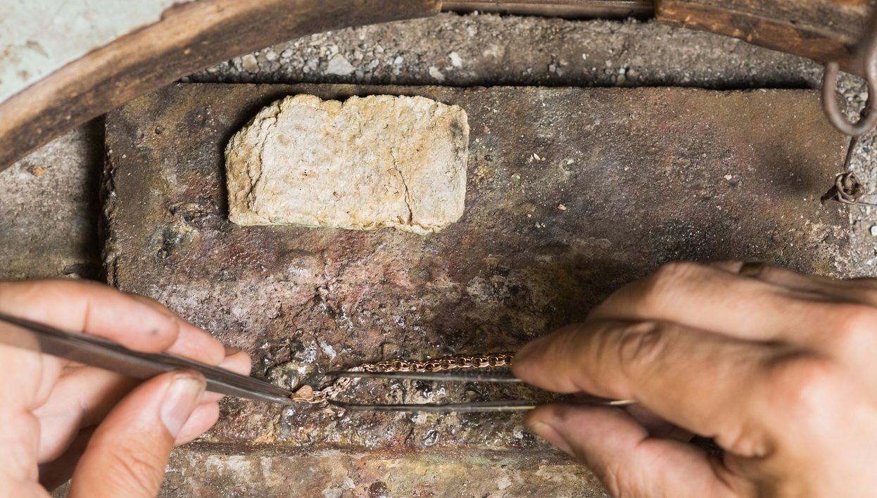 Filigree Laboratory Visit in Dorgali