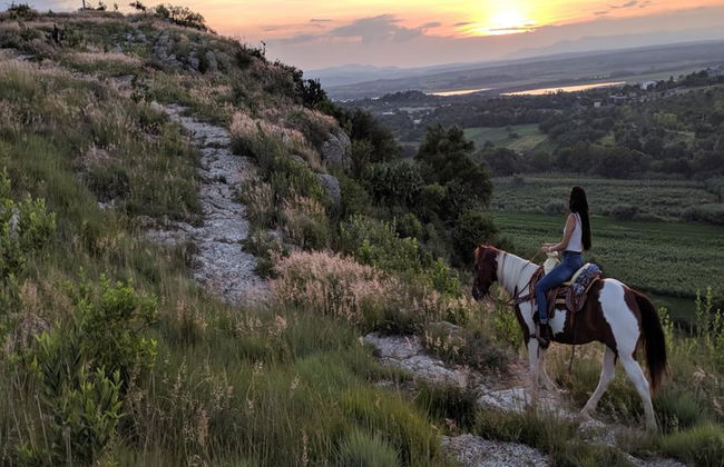 Descubre el centro histórico de esta mágica ciudad colonial a caballo al atardecer - Foto 6