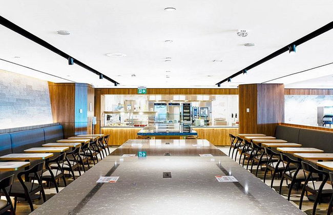 Plaza Premium Lounge at T3, International Departures - Ticket - Foto 2