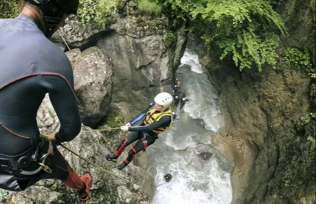 Descenso de cañones en Interlaken - Foto 3