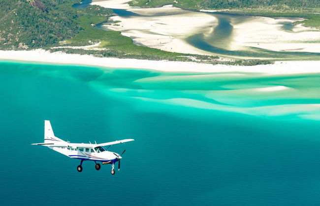 Vuelo panorámico de 60 minutos sobre Whitehaven Beach, Hill Inlet y Heart Reef - Foto 2