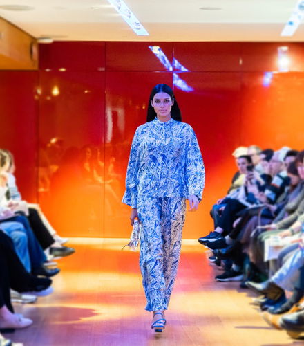 Foto de Entrada a un desfile de moda en las Galerías Lafayette