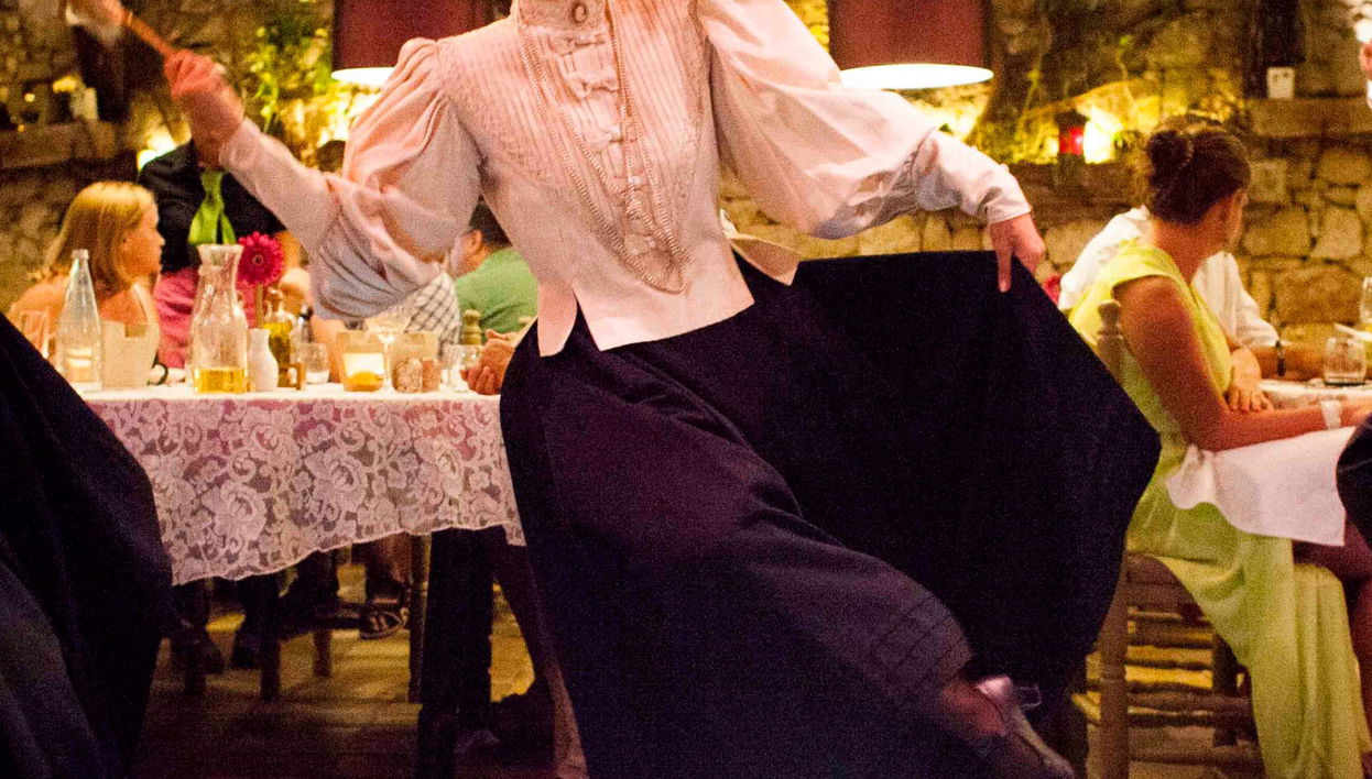 Dinner with Folkloric Show in Mosta