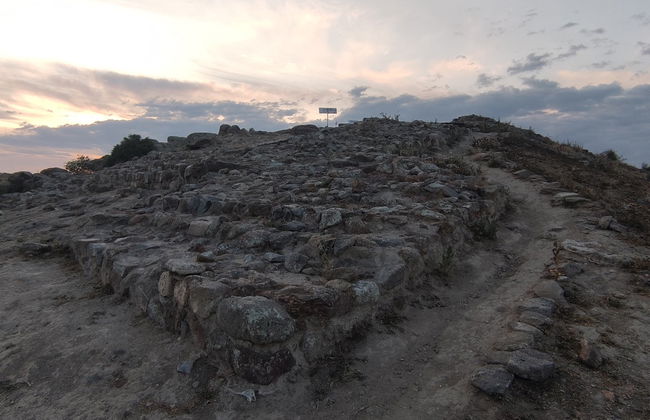 Visita guiada por el yacimiento del Cerro del Bú - Foto 3