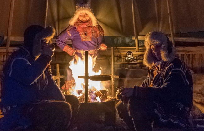 Descubra la historia del pueblo sami con una experiencia en trineo de renos - Tour de medio día - Foto 6