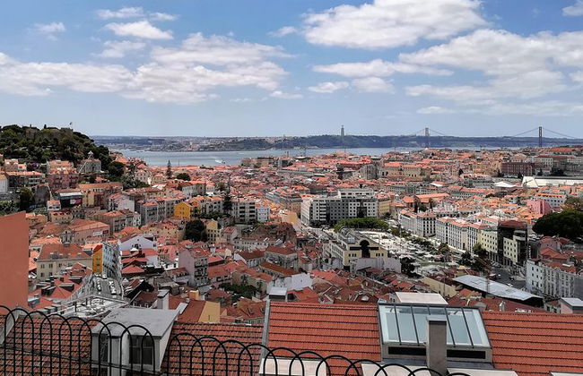 One Way Porto a Lisboa, a través de Aveiro, Nazare, Alcobaca y Obidos - Foto 1