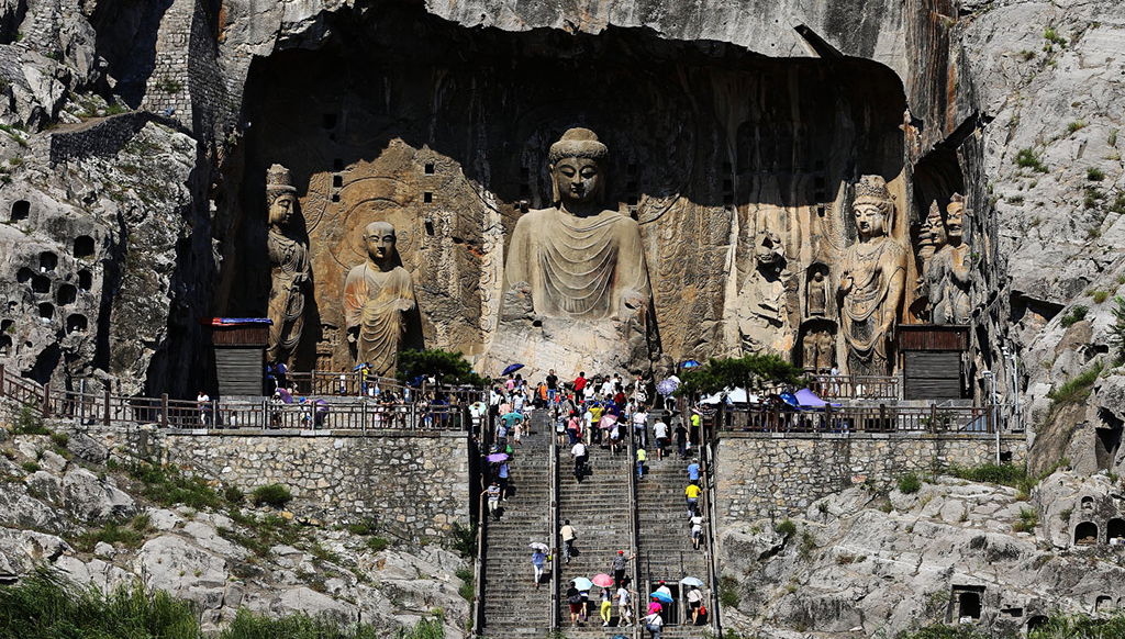 Full Day Longmen Grottoes and Shaolin Temple - Private - Foto 1