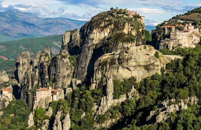Meteora Monasteries Day Trip and 24 hour City Sightseeing Thessaloniki Hop-On Hop-Off Bus Tour - Foto 2