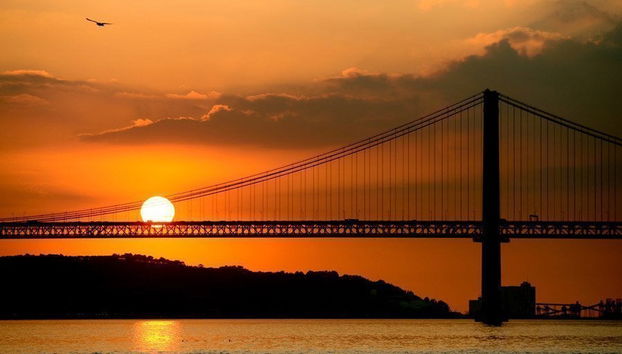 Sunset Tagus Cruise - Photo 2