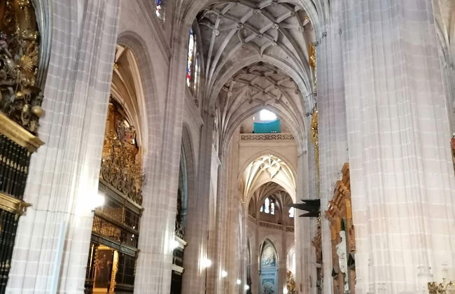 Segovia Cathedral + Episcopal Palace - Photo 2