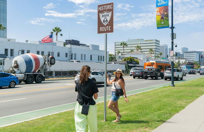 Hollywood & Celebrity Homes Tour - Photo 3