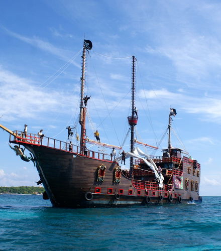 Photo – Pirate Ship Cruise with Dinner