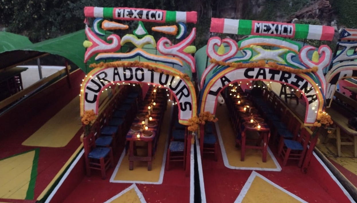 Tour del Día de Muertos por Xochimilco con cena - Foto 1