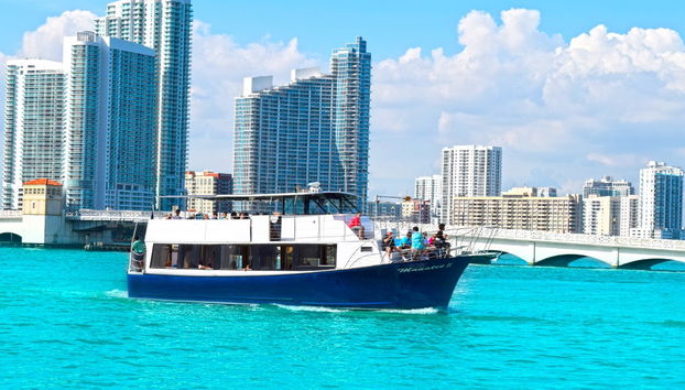 Paseo en barco por Las Casas de los Famosos - Foto 2