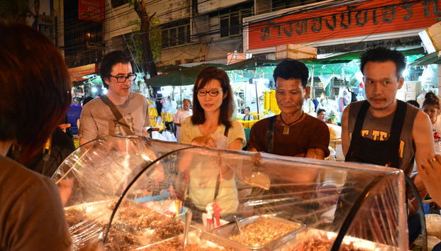 Visite gastronomique de nuit en tuk-tuk - Photo 2