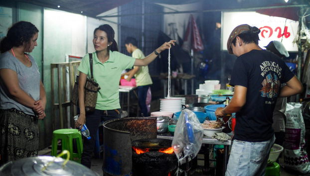 Visite gastronomique de nuit en tuk-tuk - Photo 3