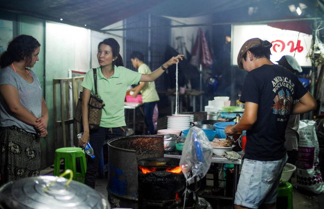 Visite gastronomique de nuit en tuk-tuk - Photo 3