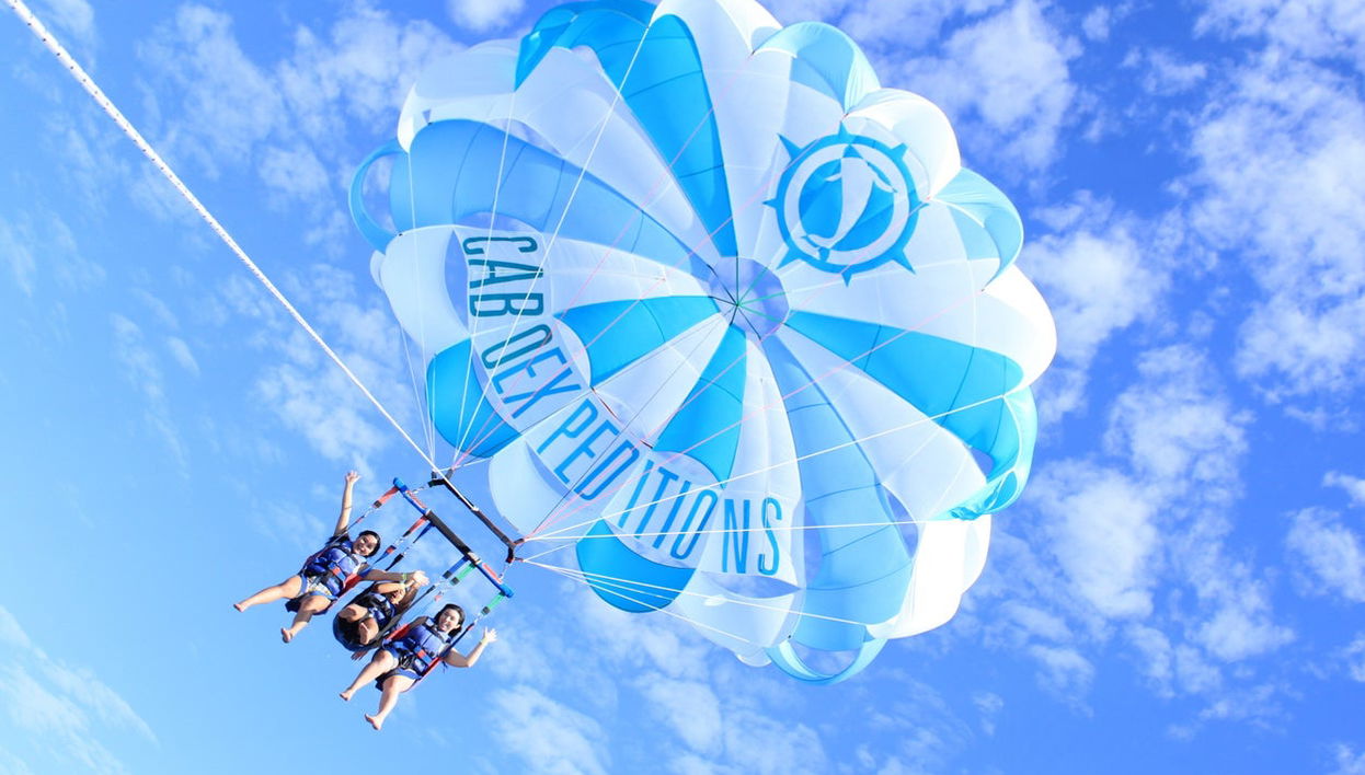 Parasailing en Los Cabos - Foto 1