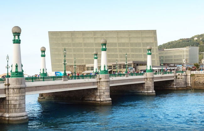 San Sebastian Coast Catamaran Trip - Foto 7