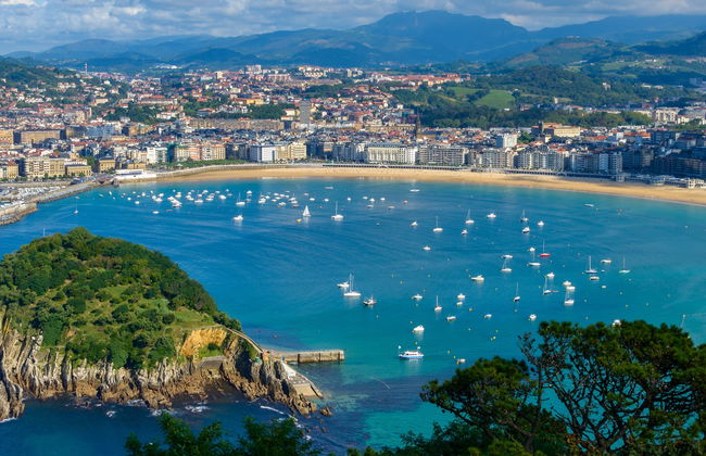 San Sebastian Coast Catamaran Trip - Photo 9