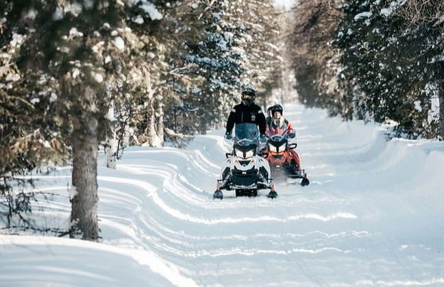 Passeio de moto de neve por Luosto - Foto 2