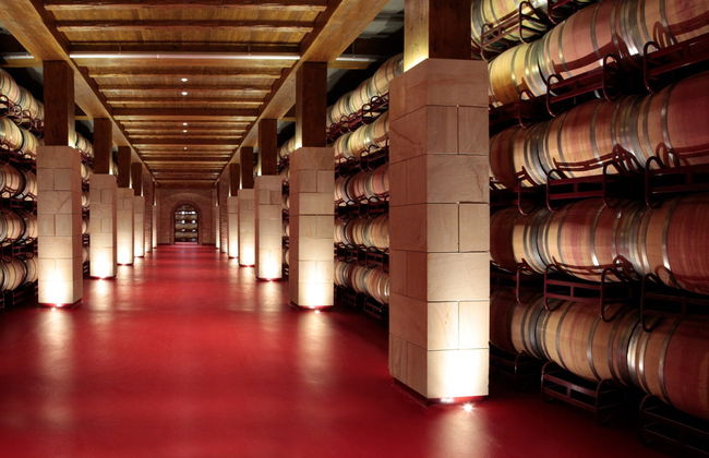 Visita a Bodegas Riojanas con degustación de vino - Photo 1