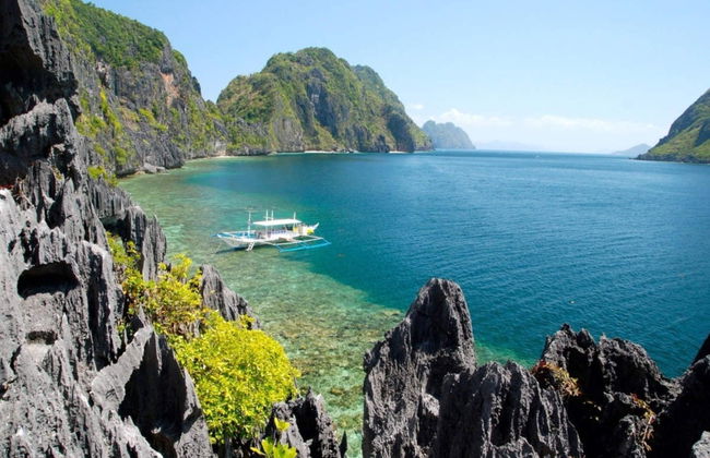 Island hopping por las playas escondidas y el santuario Matinloc (tour C) - Foto 1