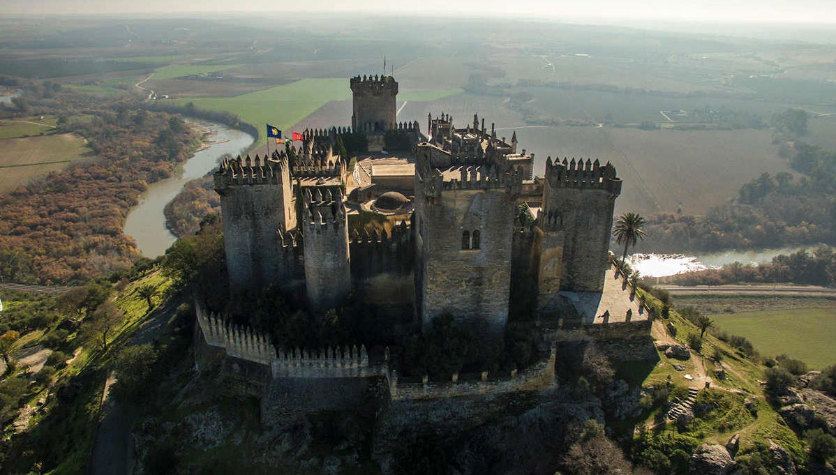 Entrada al castillo de Almodóvar del Río - Foto 1