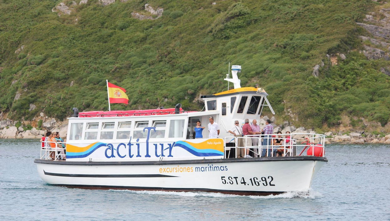 Paseo en barco por Suances - Foto 1