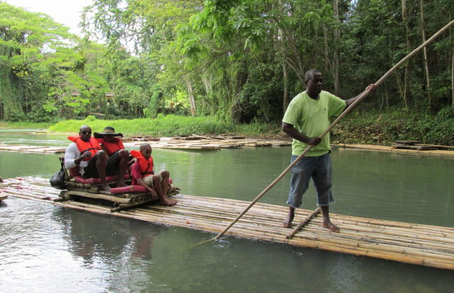 Paseo en balsa de bambú por el río Martha Brae - Foto 6