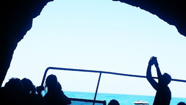 Passeio de barco pelas grutas de Algarve ao entardecer - Foto 4