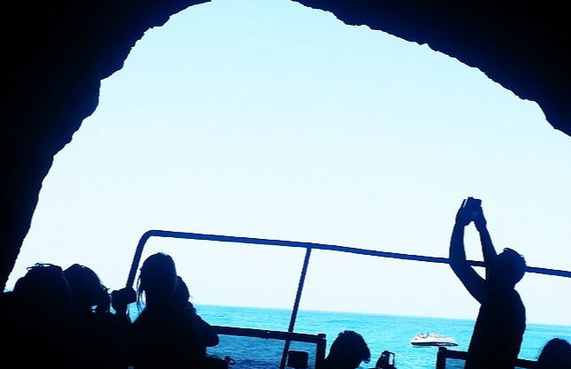 Passeio de barco pelas grutas de Algarve ao entardecer - Foto 4