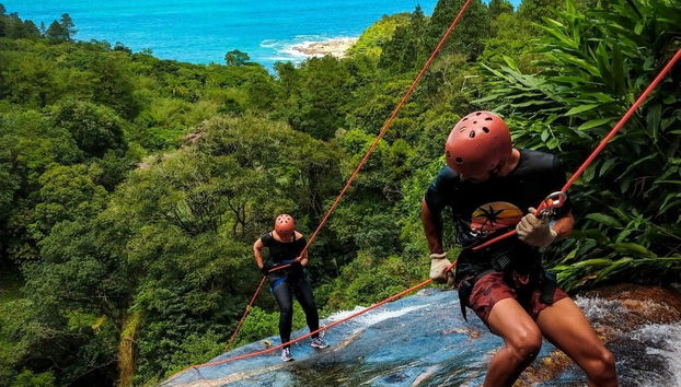 Calhetas Beach Rappelling Tour - Foto 2