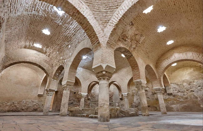 Tour pelos Banhos Árabes e Palácio de Villardompardo - Foto 4