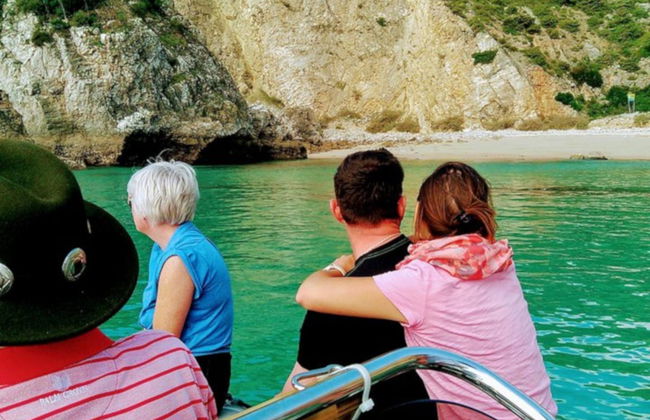 Paseo en barco por las cuevas del Cabo Espichel - Foto 2