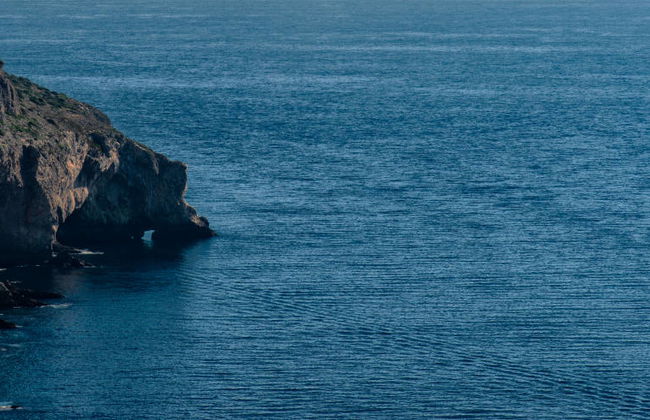 Paseo en barco por las cuevas del Cabo Espichel - Foto 7