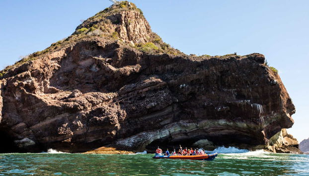 Paseo en lancha rápida por la bahía de Mazatlán + Entrada al Museo de la Ballena - Foto 3