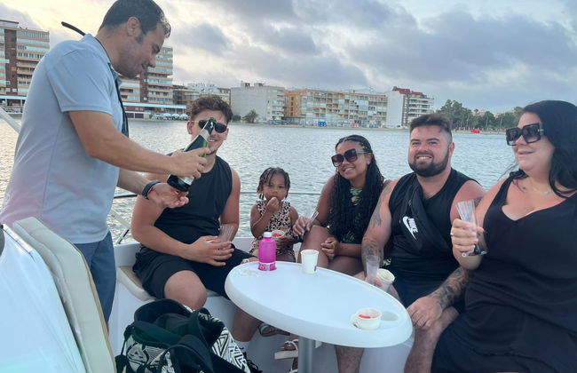 Paseo en barco al atardecer - Foto 2